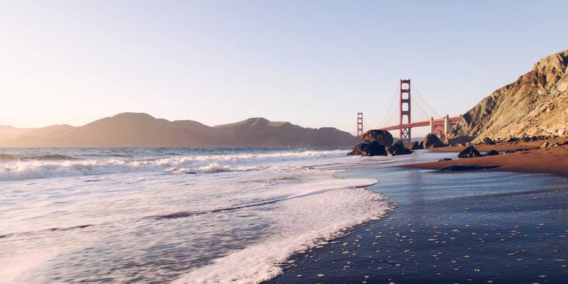 从工业制造到绿色能源:江苏恒深光伏组件如何以重型机械标准重塑行业性能标杆